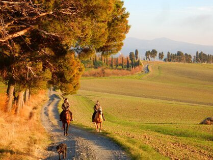 passeggiata a cavallo sul giro del costone